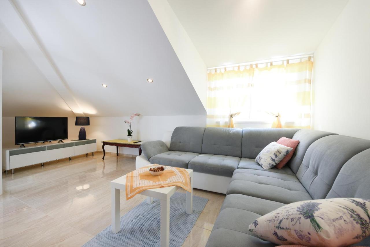 Apartmani Gojevic Apartment *